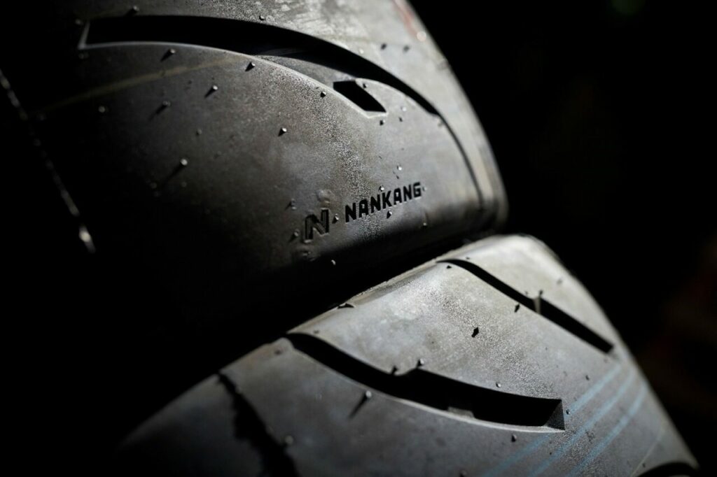 How to Choose a Set of Racing Tyres