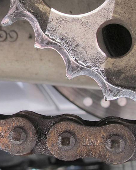 Worn out chain and sprocket