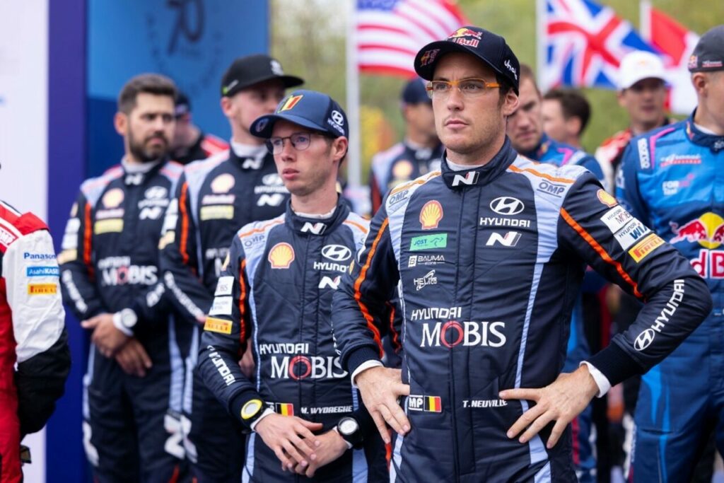 How to choose a race suit