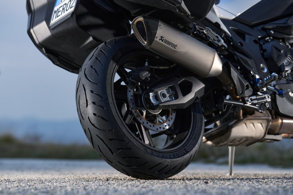 Metzeler Roadtec 02 Motorcycle Tyre