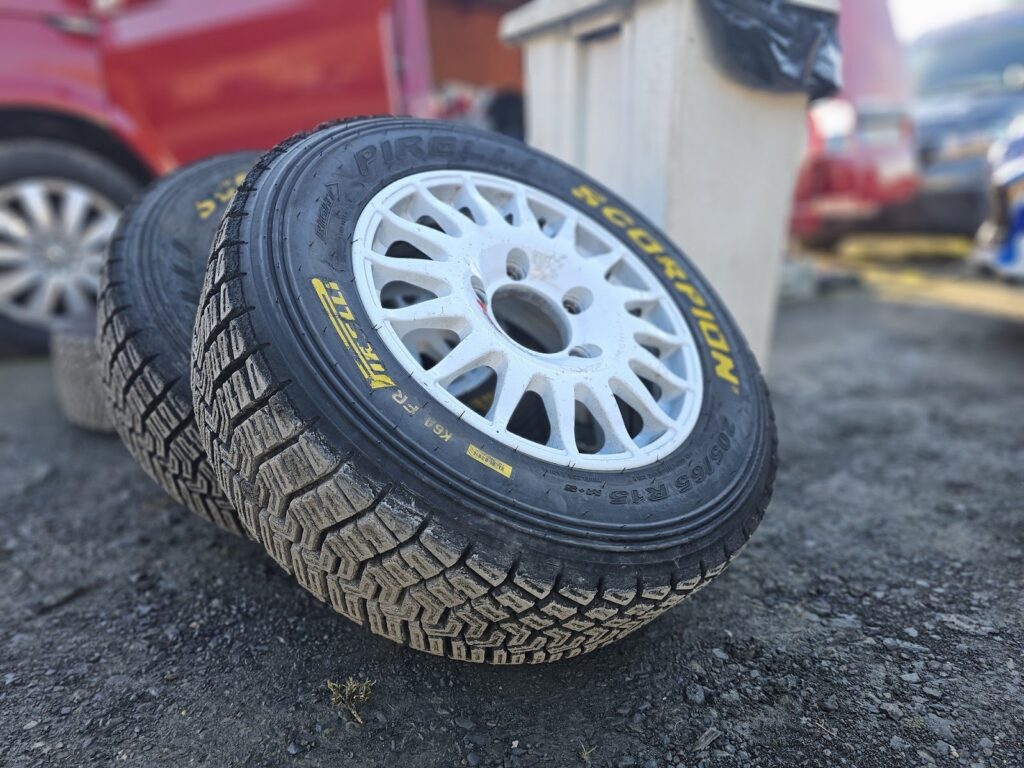 Tyre and wheel for gravel stages.