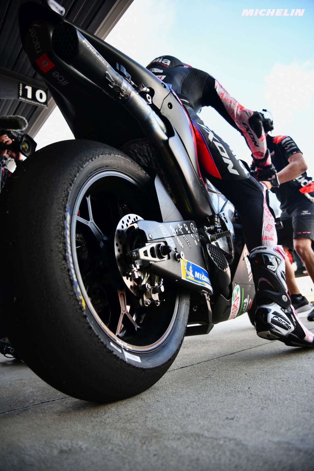 Race bike brakes
