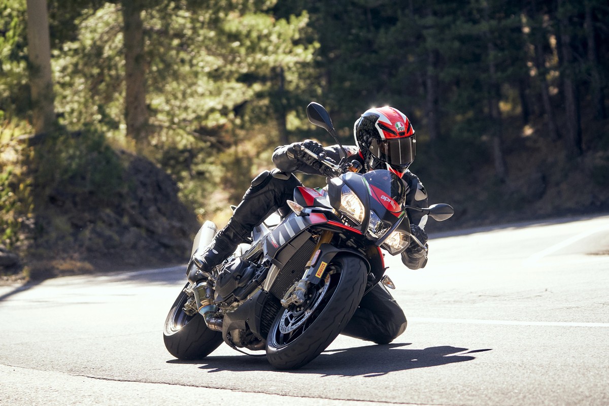 Pirelli Diablo Rosso IV